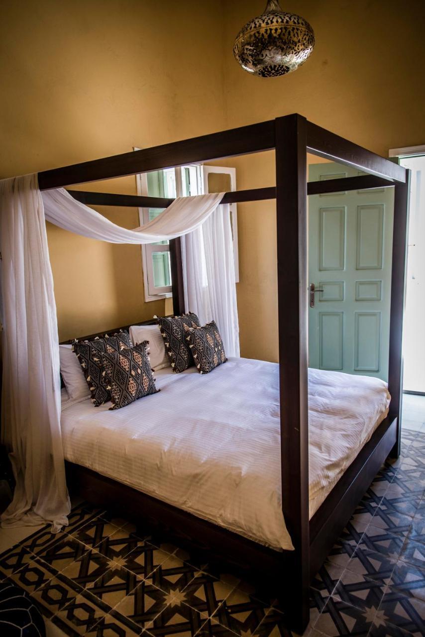 Dar Camelia Bed & Breakfast Tyre Exterior photo